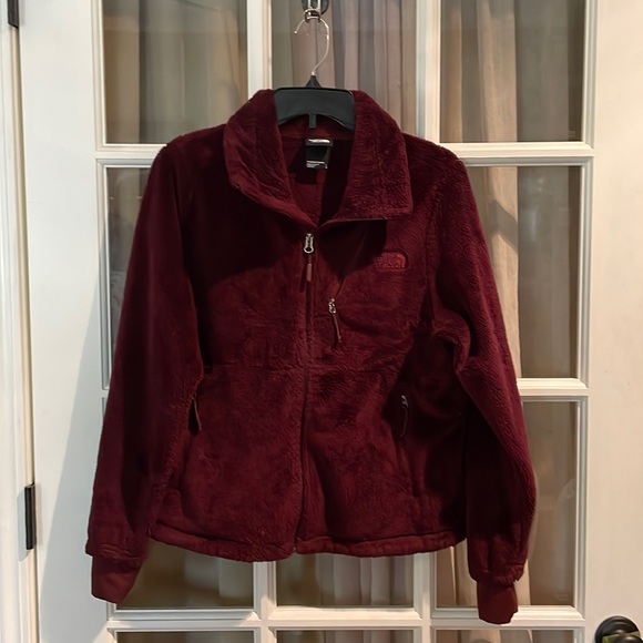 North Face Jacket Large Burgandy  Excellent  condition  Like New Without Tags - Picture 1 of 6